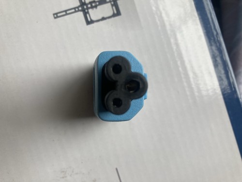 Mains iec cloverleaf - to,